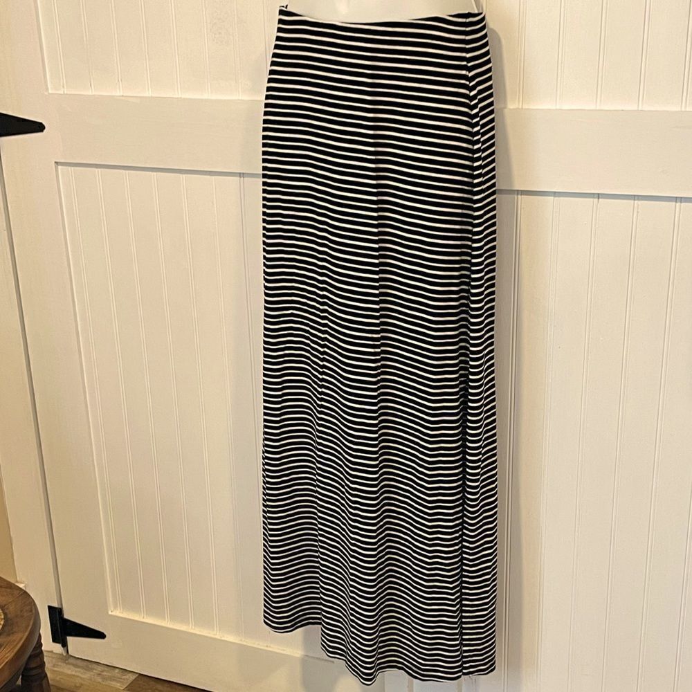 Ann Taylor Long black & white petite skirt size XXSP